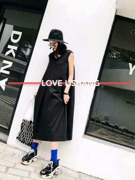 栗尚女装2022秋冬季黑色连衣裙