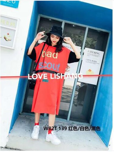 栗尚女装2022秋冬季红色连衣裙