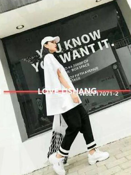 栗尚女装2022秋冬季白色背心