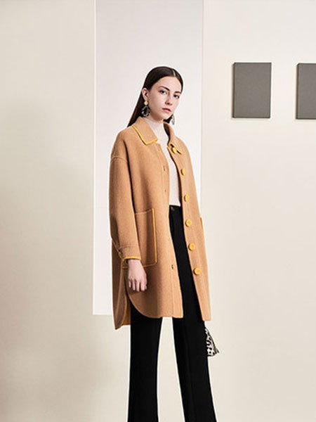 澳莉丝2022秋冬季驼色打底衫