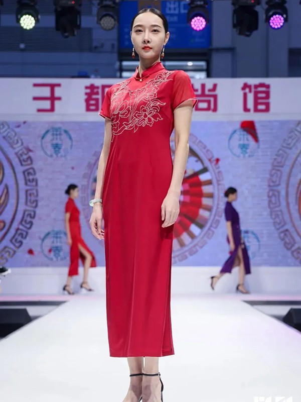 莱素女装2023春夏季红色旗袍