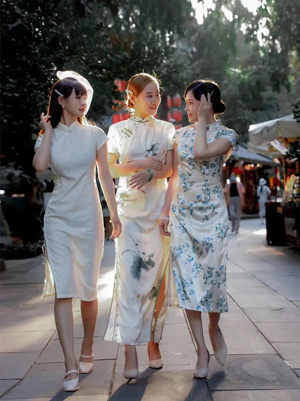 莱素女装2023春夏季白色旗袍