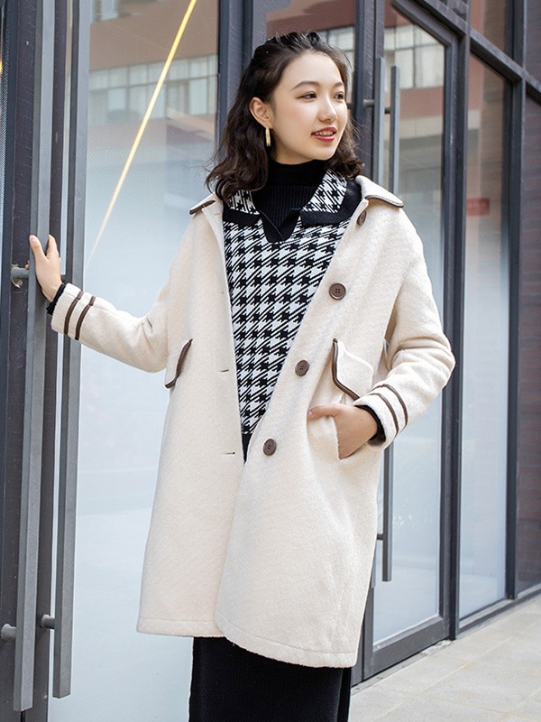 阿凡卓女装2022秋冬季白色大衣