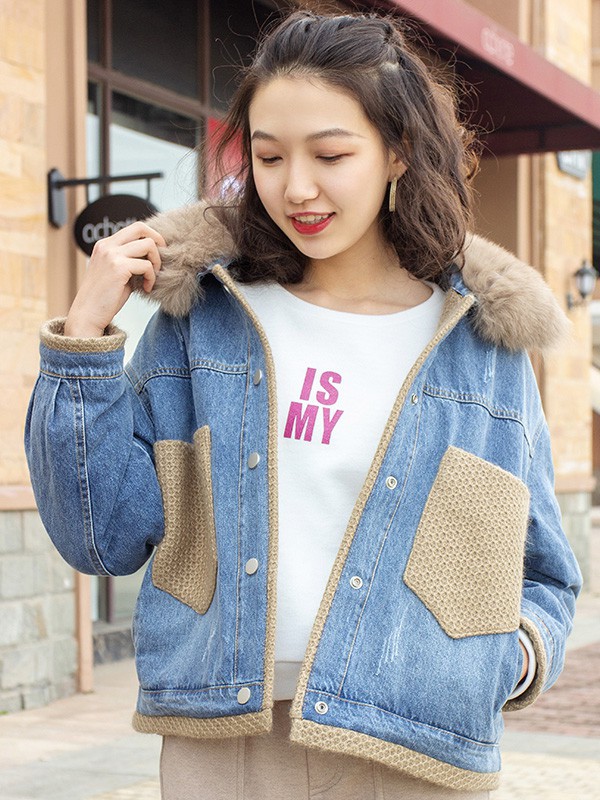 阿凡卓女装2022秋冬季白色T恤