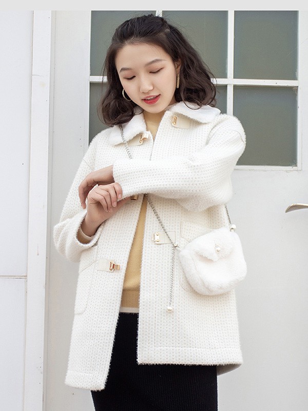 阿凡卓女装2022秋冬季白色大衣