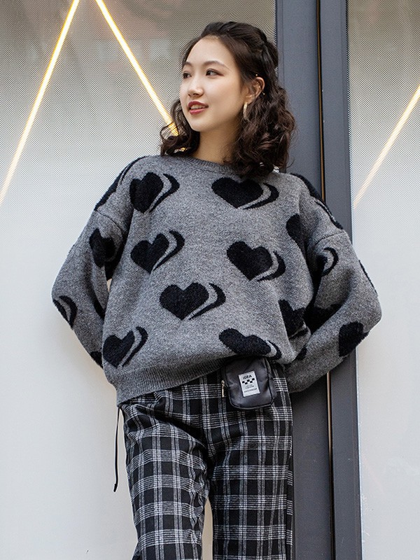 阿凡卓女装2022秋冬季灰色毛衣