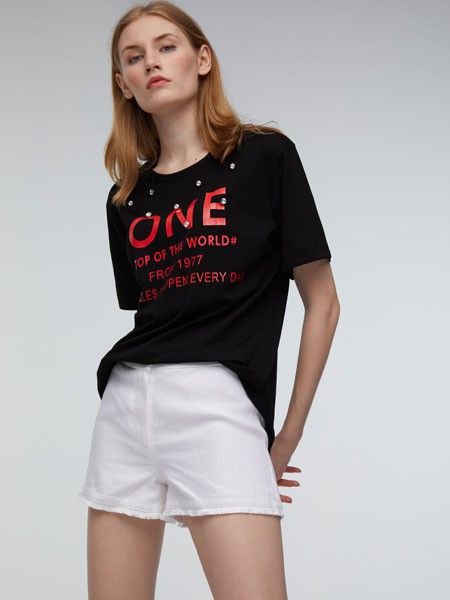 玛革诺施女装2023春夏季黑色T恤