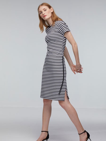 玛革诺施2023春夏季白色连衣裙