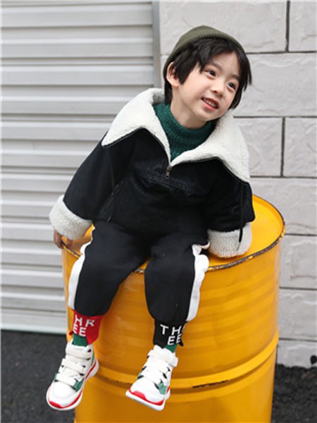 童淘库2022秋冬季黑色棉服