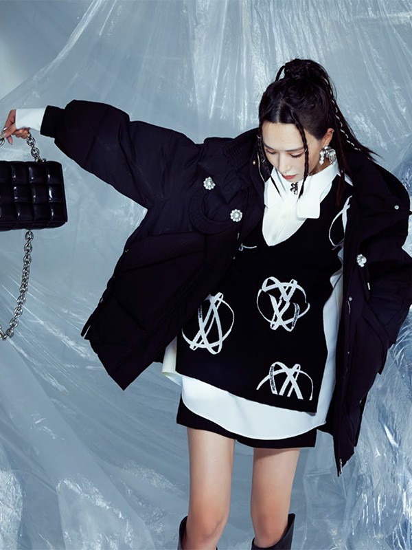 珞炫女装2022秋冬季黑色背心