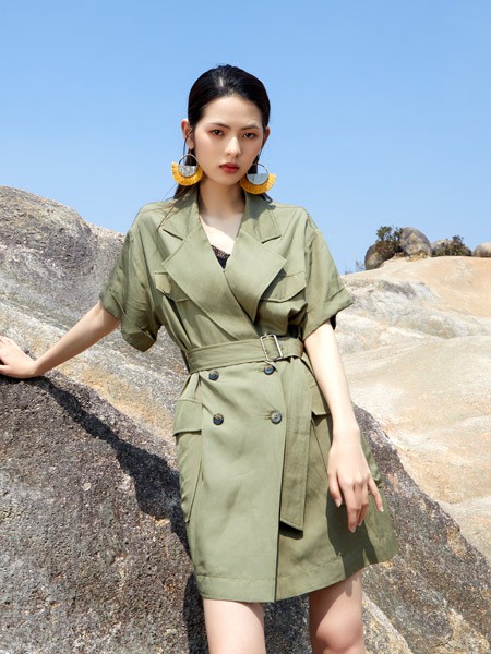 壹加唯弋女装2022春夏季绿色连衣裙