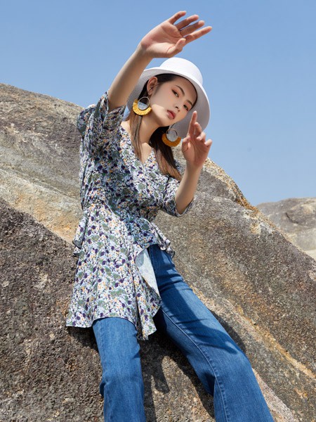 壹加唯弋女装2022春夏季白色衬衫