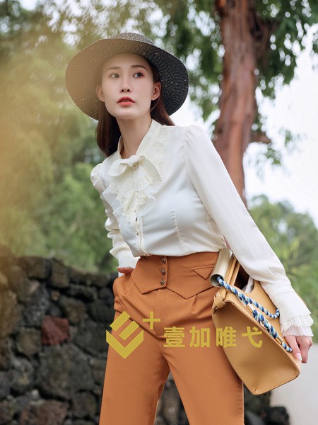 壹加唯弋女装2022秋冬季白色衬衫