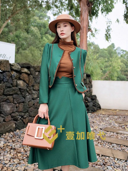 壹加唯弋女装2022秋冬季军绿色针织衫