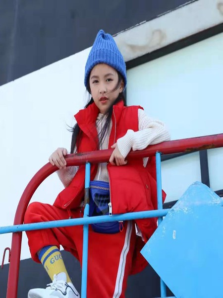 mocodémoco童装2022秋冬季白色针织衫