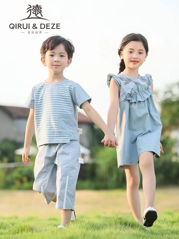 琦瑞德泽童装2022春夏季蓝色连体衣