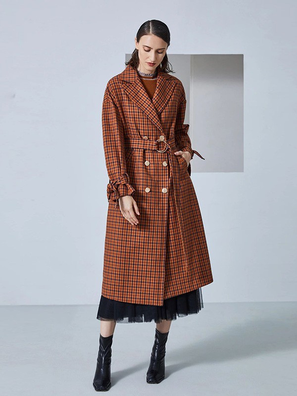 素匠女装2022秋冬季橙色风衣