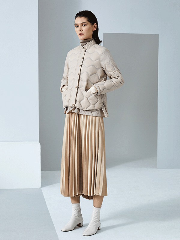 素匠女装2022秋冬季米色百褶裙