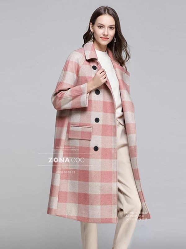 左娜2022秋冬季粉色大衣