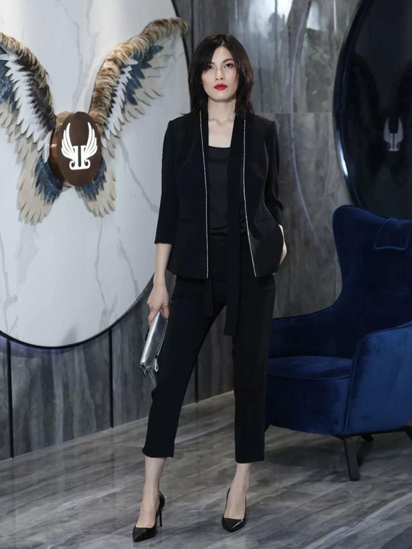 拉蒂赛女装2023春夏季黑色背心