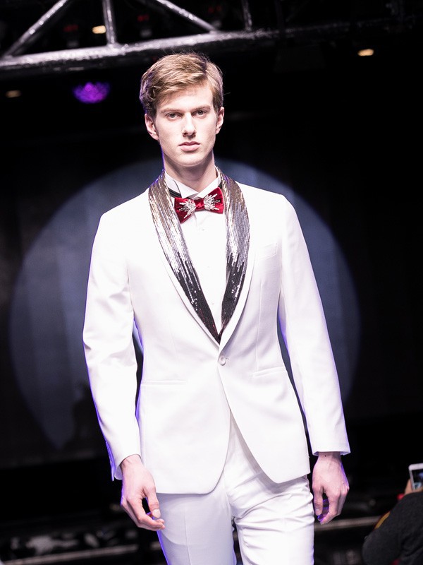 雷尼德男装2022秋冬季白色西装