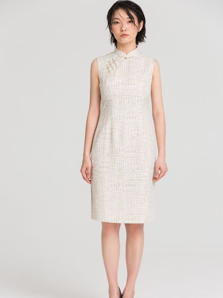 秦艺女装2023春夏季白色连衣裙