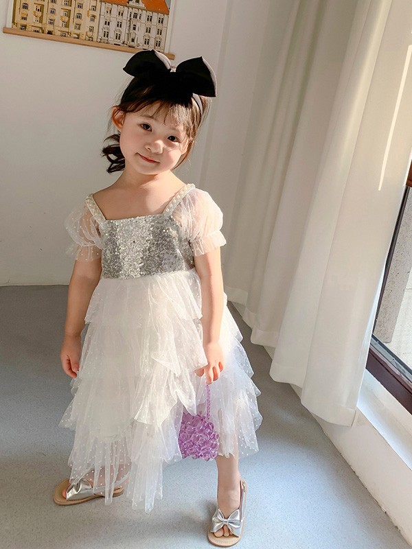 爱尚哆哆咪童装2023春夏季白色连衣裙