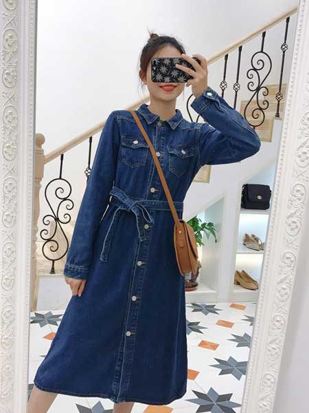 秐端2023春夏季藏蓝色衬衫裙