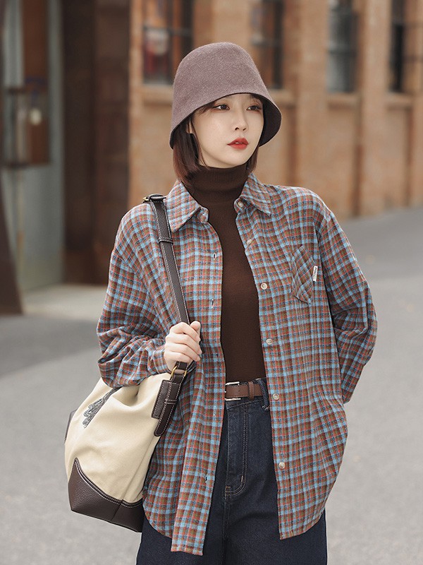 氏伽2022秋冬季咖啡色针织衫