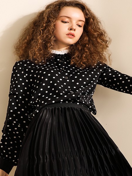 我本布衣2022秋冬季黑色衬衫