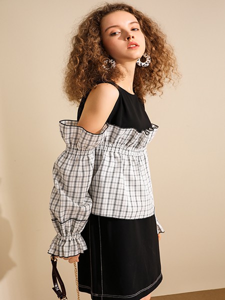 我本布衣2022秋冬季黑色连衣裙