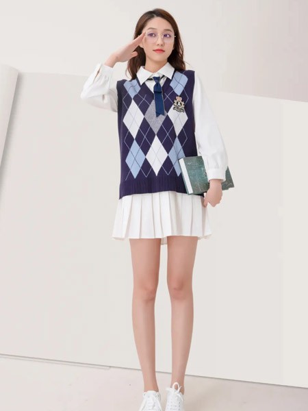 美丽穿女装2022秋冬季白色百褶裙