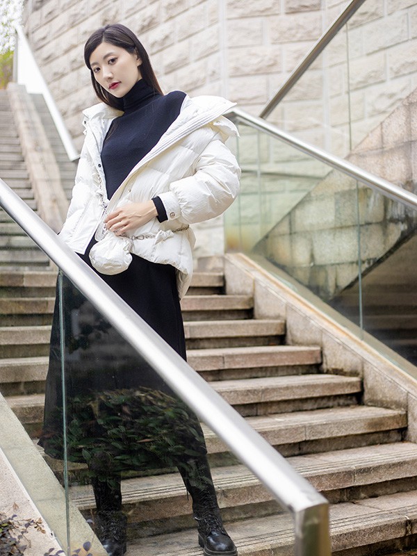 氏伽女装2022秋冬季白色羽绒服