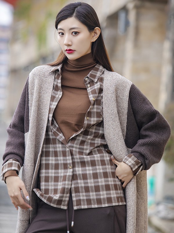 氏伽女装2022秋冬季咖啡色针织衫