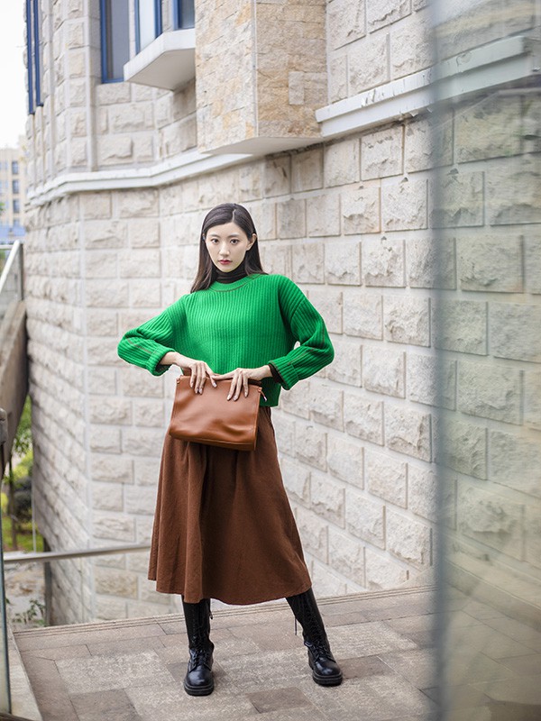 氏伽女装2022春夏季蓝色T恤