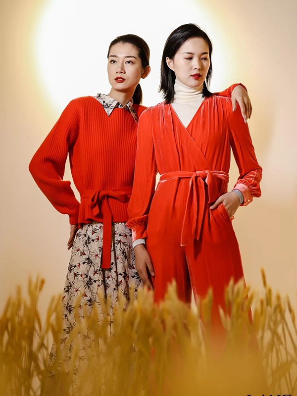 李爱木子女装2022秋冬季橙色毛衣