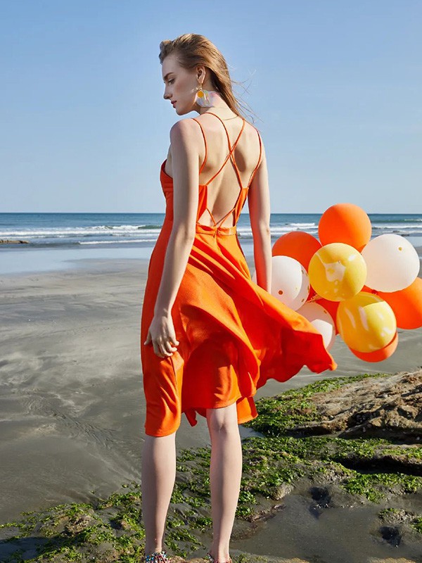 李爱木子女装2023春夏季橙色吊带裙