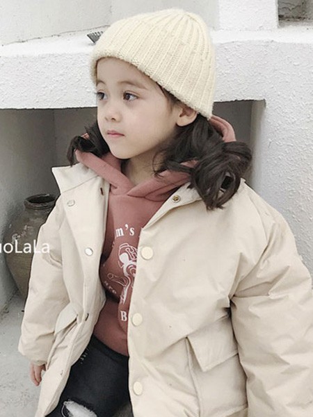 多啦啦童装2022秋冬季咖啡色卫衣