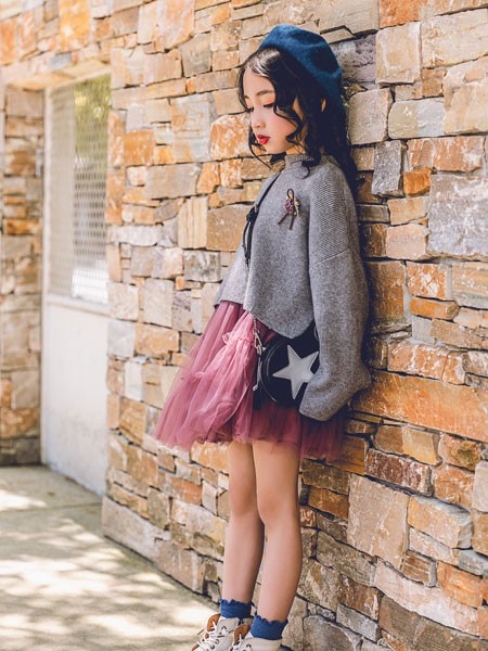 韩米娜童装2022秋冬季灰色毛衣