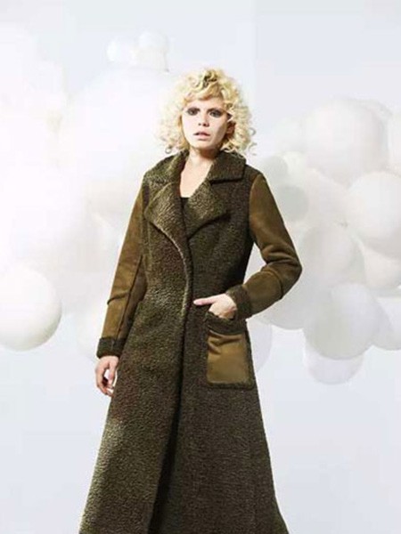 适度2022秋冬季军绿色大衣