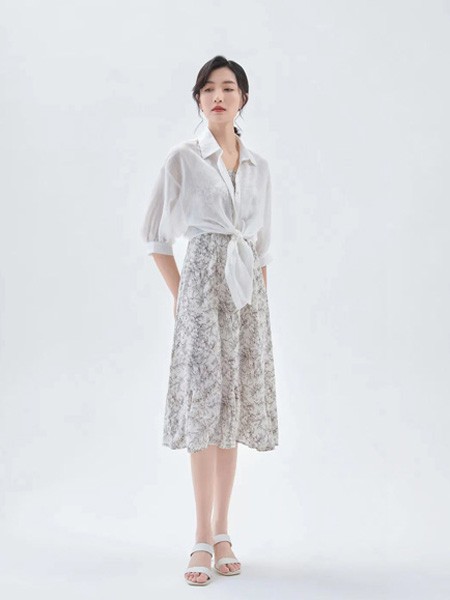 蓝珣女装2022秋冬季白色吊带裙