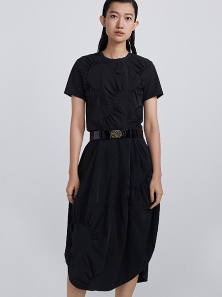 荷高2023春夏季黑色T恤