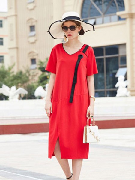 胖美无限2023春夏季红色连衣裙