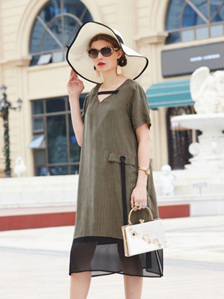 胖美无限女装2023春夏季灰色连衣裙