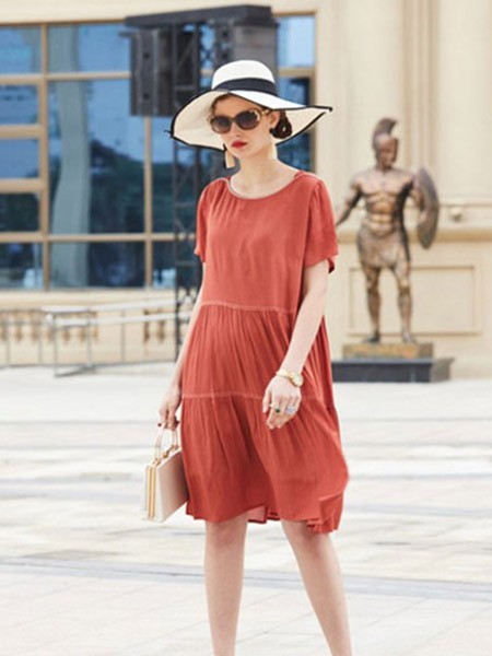 胖美无限女装2023春夏季橙色连衣裙