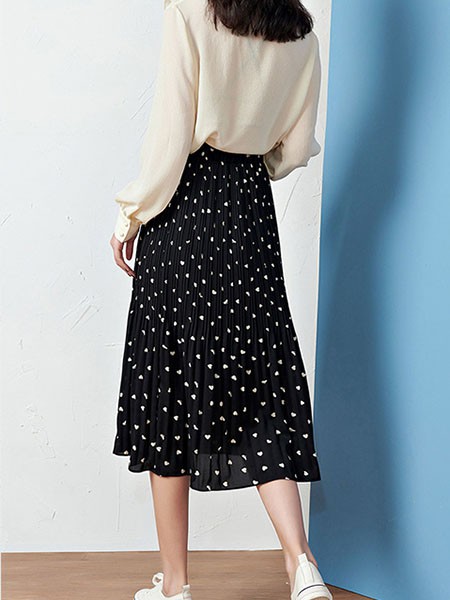 百味丽人女装2022秋冬季白色T恤