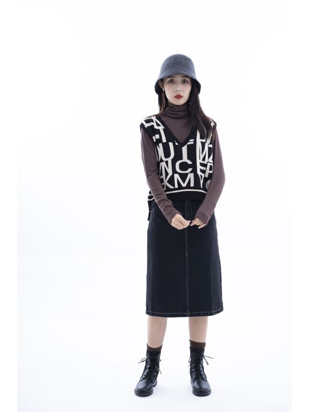 留刻LIUKE女装2023春夏季黑色长裙