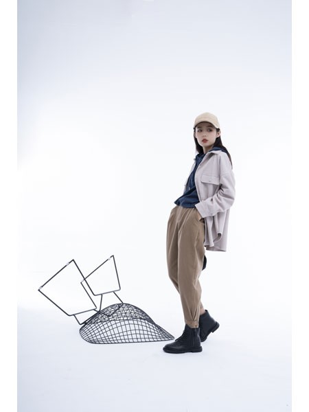 留刻LIUKE女装2023春夏季咖啡色长裤