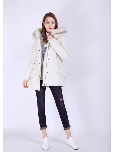 爱町女装2022秋冬季白色派克服