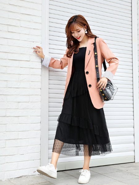 爱町女装2022秋冬季黑色连衣裙